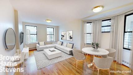 Rental Property at 133 West 140th Street 24, Upper Manhattan, NYC - Bedrooms: 2 
Bathrooms: 1 
Rooms: 4  - $2,600 MO.