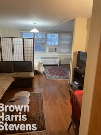 Rental Property at 240 East 35th Street 7C, Midtown East, NYC - Bathrooms: 1 
Rooms: 2  - $3,000 MO.