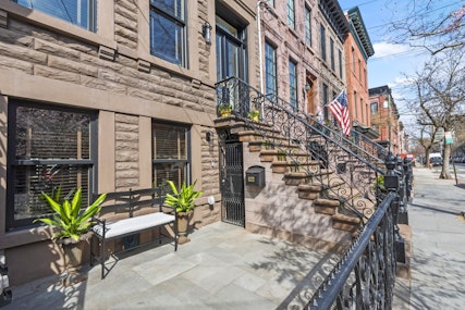 Property for Sale at 1122 Park Avenue, Hoboken, New Jersey - Bedrooms: 5 
Bathrooms: 2.5 
Rooms: 12  - $2,895,000