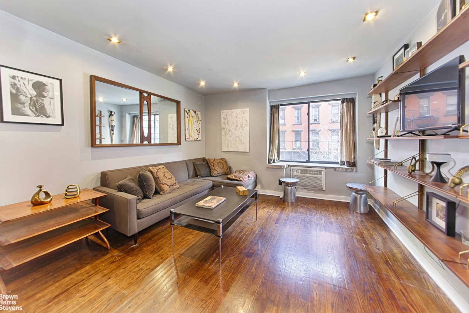 Photo 1 of 160 East 26th Street 2D, Gramercy Park, NYC, $480,000, Web #: 22939294