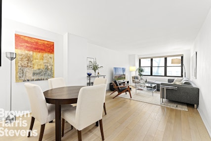 Property for Sale at 245 East 25th Street 4K, Gramercy Park, NYC - Bedrooms: 1 
Bathrooms: 1 
Rooms: 3.5 - $700,000