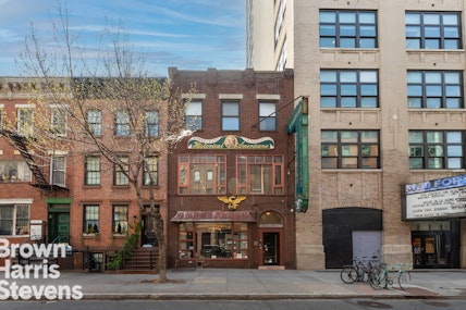 Property for Sale at 205 West Houston Street, Soho, NYC - Bedrooms: 6 
Bathrooms: 3 
Rooms: 12  - $6,000,000