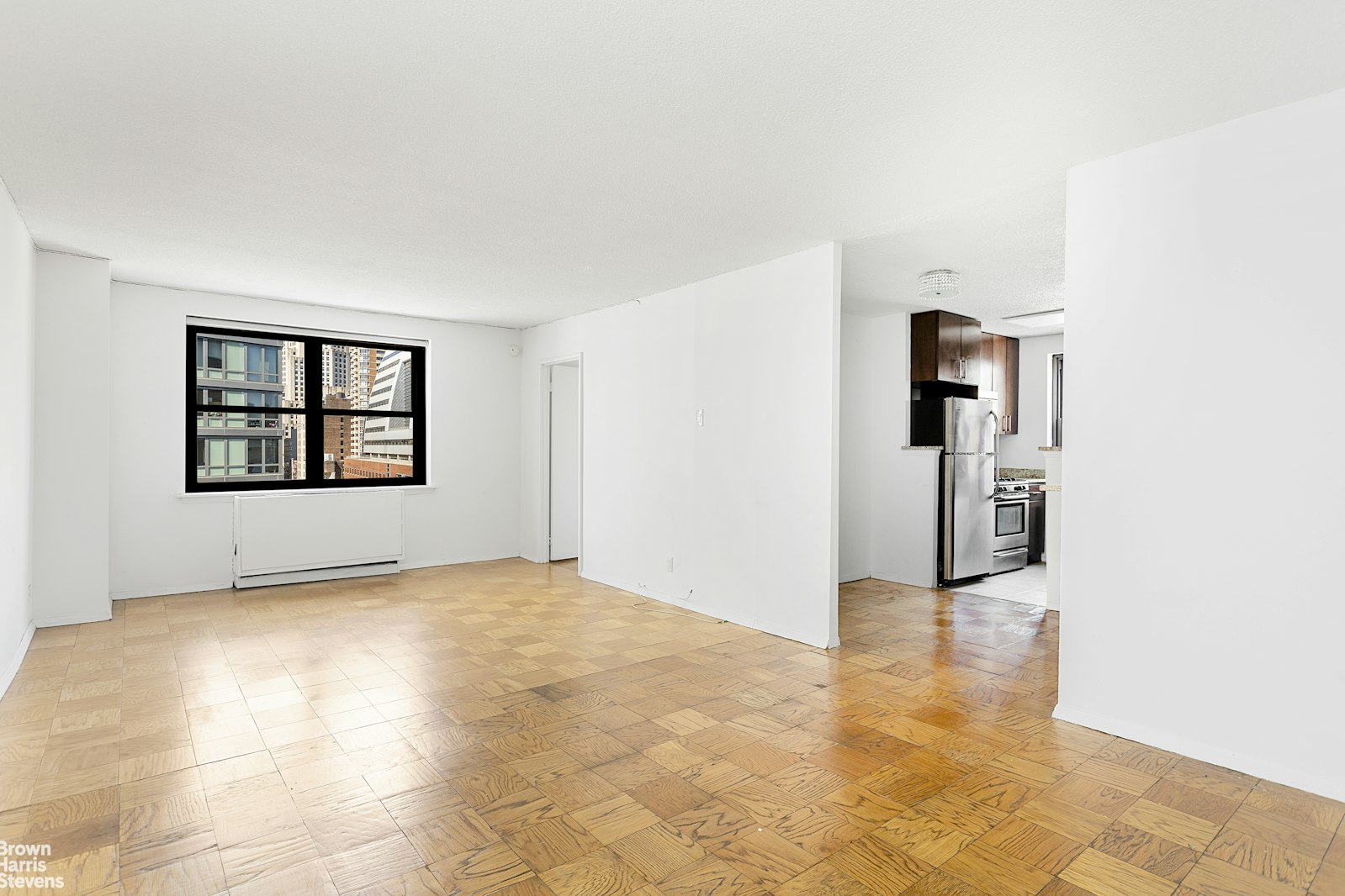 Photo 1 of 200 East 24th Street 1106, Gramercy Park, NYC, $899,000, Web #: 22940039