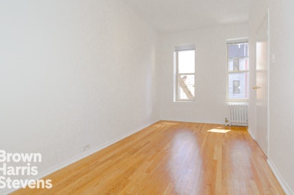 Rental Property at 246 East 53rd Street 10, Midtown East, NYC - Bedrooms: 1 
Bathrooms: 1 
Rooms: 3  - $2,600 MO.
