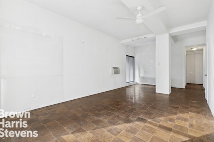 Rental Property at 160  Front Street 7J, Financial District, NYC - Bedrooms: 1 
Bathrooms: 1 
Rooms: 3  - $3,300 MO.