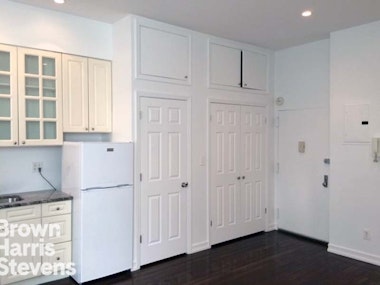 Rental Property at 847 Lexington Avenue 3R, Upper East Side, NYC - Bathrooms: 1 
Rooms: 2  - $2,595 MO.