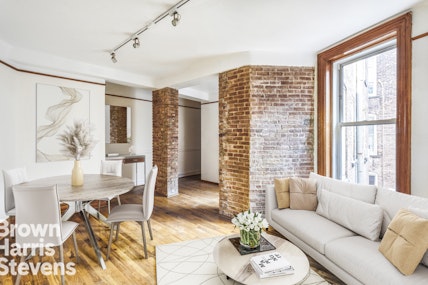 25 Charles Street 5E, West Village, NYC - 2 Bedrooms  
1 Bathrooms  
4 Rooms - 