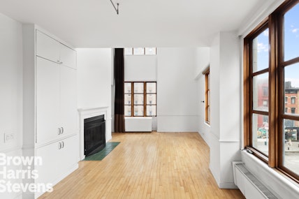 126 Waverly Place 3C, West Village, NYC - 3 Bedrooms  
2 Bathrooms  
6 Rooms - 