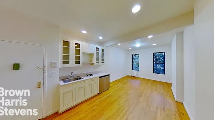 Rental Property at 436 West 49th Street 2Rw, Midtown West, NYC - Bathrooms: 1 
Rooms: 2  - $2,300 MO.