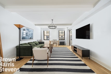 102 East 22nd Street 2I, Gramercy Park, NYC - 1 Bedrooms  
1 Bathrooms  
3 Rooms - 