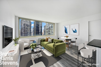 Rental Property at 333 East 45th Street 26D, Midtown East, NYC - Bedrooms: 1 
Bathrooms: 1 
Rooms: 3  - $3,800 MO.