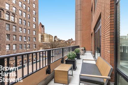 205 West 76th Street 4G, Upper West Side, NYC - 2 Bedrooms  
2 Bathrooms  
4 Rooms - 