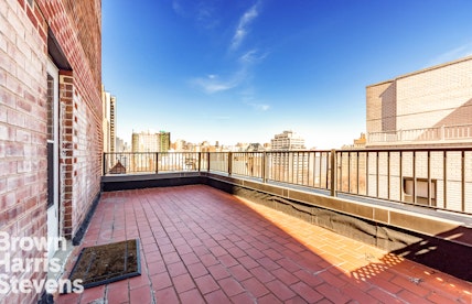 200 East 15th Street 14L, Gramercy Park, NYC - 1 Bedrooms  
1 Bathrooms  
3 Rooms - 