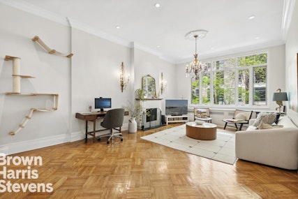 Rental Property at 21 West 12th Street Parlor, West Village, NYC - Bedrooms: 1 
Bathrooms: 1 
Rooms: 3  - $7,750 MO.