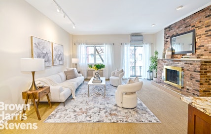 Property for Sale at 432 East 85th Street 3, Upper East Side, NYC - Bedrooms: 2 
Bathrooms: 2 
Rooms: 5  - $1,000,000