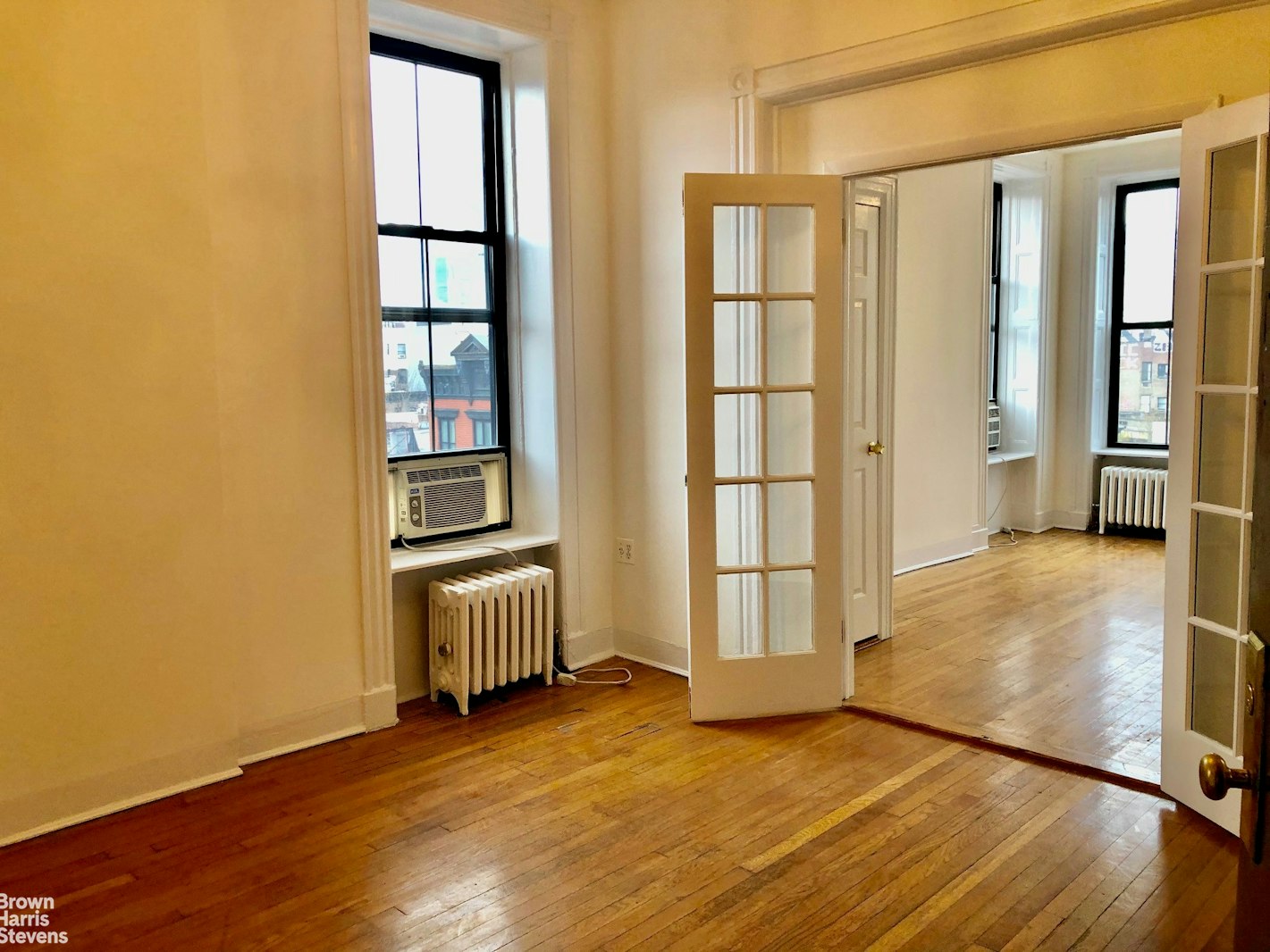 Photo 1 of 184 West 10th Street 3A, West Village, NYC, $4,900, Web #: 22982426
