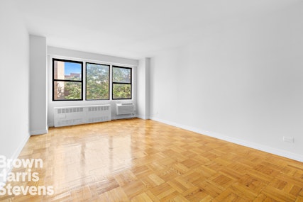 200 East 15th Street 6B, Gramercy Park, NYC - 1 Bathrooms  
2 Rooms - 