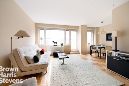 60 Sutton Place South 11Ln, Midtown East, NYC - 1 Bathrooms  
2.5 Rooms - 