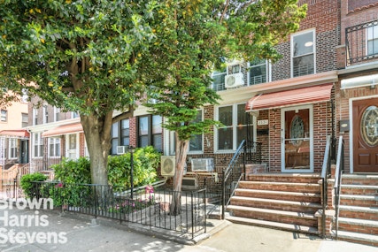 Property for Sale at 23 -31 35th Street, Steinway-Ditmars, Queens, NY - Bedrooms: 4 
Bathrooms: 2.5 
Rooms: 10  - $1,469,000