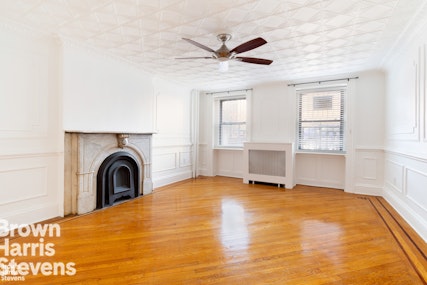 Rental Property at 195 Carlton Ave 1, Fort Greene, Brooklyn, NY - Bedrooms: 2 
Bathrooms: 1 
Rooms: 4  - $3,400 MO.