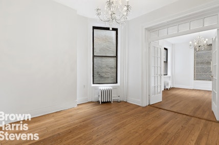 Rental Property at 184 West 10th Street 4C, West Village, NYC - Bedrooms: 1 
Bathrooms: 1 
Rooms: 3  - $3,750 MO.