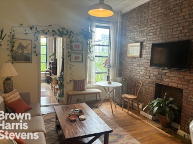 Rental Property at 231 Smith Street 6, Boerum Hill, Brooklyn, NY - Bedrooms: 1 
Bathrooms: 1 
Rooms: 3  - $2,700 MO.