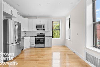 Rental Property at 210 Seventh Avenue 4thfloor, Park Slope, Brooklyn, NY - Bedrooms: 2 
Bathrooms: 2 
Rooms: 4  - $5,000 MO.
