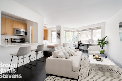 Property for Sale at 60 Sutton Place South 5Ls, Midtown East, NYC - Bathrooms: 1 
Rooms: 2.5 - $445,000