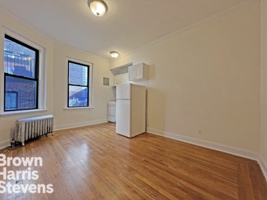 Rental Property at 245 West 75th Street 5A, Upper West Side, NYC - Bathrooms: 1 
Rooms: 2  - $2,450 MO.
