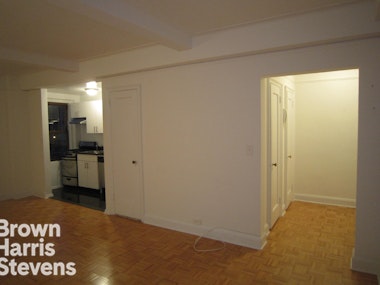 Rental Property at Cranberry Street, Brooklyn Heights, Brooklyn, NY - Bathrooms: 1 
Rooms: 2  - $3,200 MO.