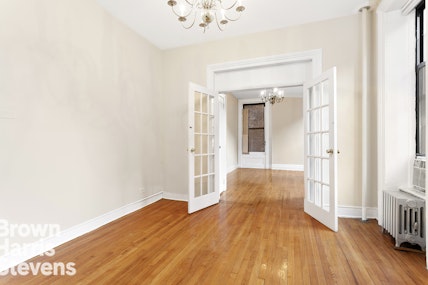 Rental Property at 184 West 10th Street 3D, West Village, NYC - Bedrooms: 1 
Bathrooms: 1 
Rooms: 3  - $4,000 MO.