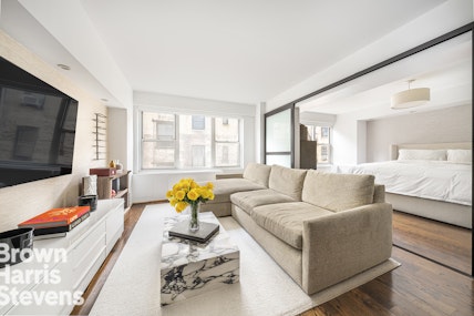 Property for Sale at 33 Greenwich Avenue 6A, West Village, NYC - Bedrooms: 1 
Bathrooms: 1 
Rooms: 3.5 - $995,000