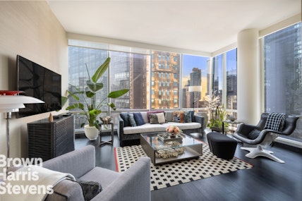 157 West 57th Street 38E, Midtown West, NYC - 1 Bedrooms  
2 Bathrooms  
3 Rooms - 