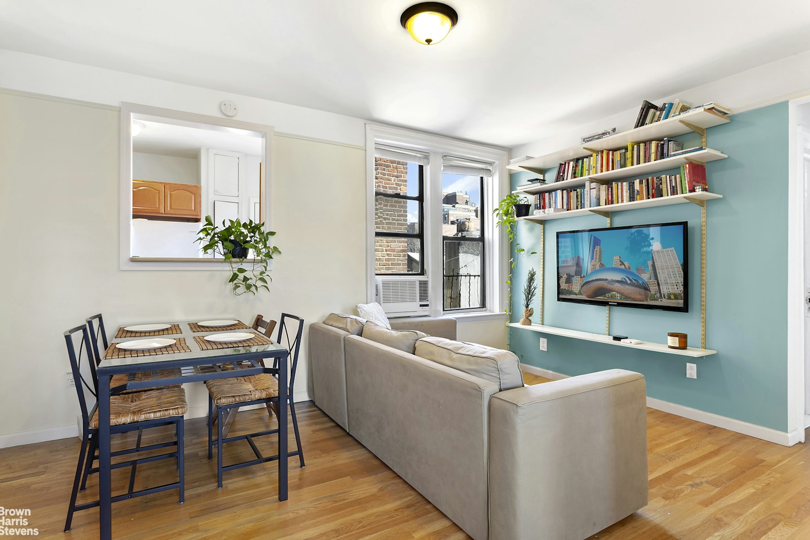 Photo 1 of 1 Minetta Street 6E, Greenwich Village, NYC, $5,900, Web #: 23026893