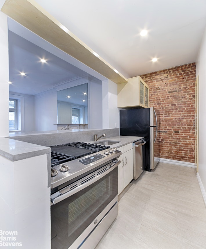 25 East 37th Street, #4B