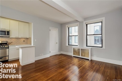Rental Property at 457 West 57th Street 715, Midtown West, NYC - Bathrooms: 1 
Rooms: 2  - $2,550 MO.