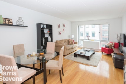 Rental Property at 555 West 23rd Street S6m, Chelsea, NYC - Bedrooms: 1 
Bathrooms: 1 
Rooms: 3  - $4,800 MO.