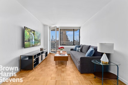 270 West 17th Street 16F, Chelsea, NYC - 1 Bedrooms  
1 Bathrooms  
3 Rooms - 