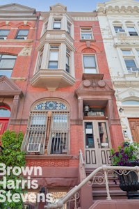 Property for Sale at 210 West 122nd Street, Upper Manhattan, NYC - Bedrooms: 6 
Bathrooms: 6.5 
Rooms: 10  - $4,150,000