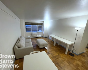 Rental Property at 333 East 79th Street 1P, Upper East Side, NYC - Bedrooms: 1 
Bathrooms: 1 
Rooms: 3  - $4,000 MO.