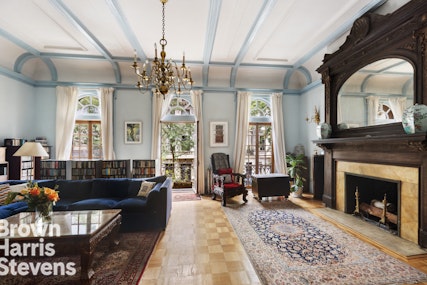 Property for Sale at 315 West 92nd Street, Upper West Side, NYC - Bedrooms: 8 
Bathrooms: 9.5 
Rooms: 16  - $4,950,000