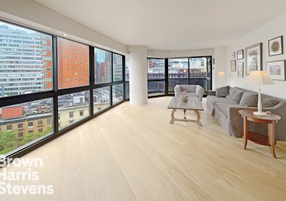 200 East 61st Street 9A, Upper East Side, NYC - 1 Bedrooms  
1.5 Bathrooms  
3.5 Rooms - 