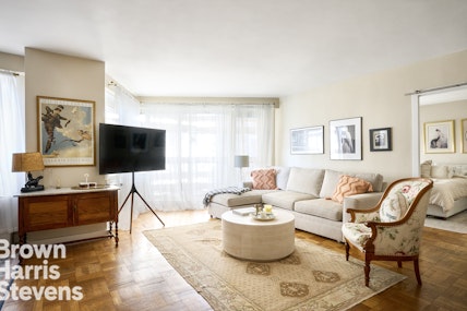 60 Sutton Place South 10As, Midtown East, NYC - 1 Bedrooms  
1 Bathrooms  
3.5 Rooms - 
