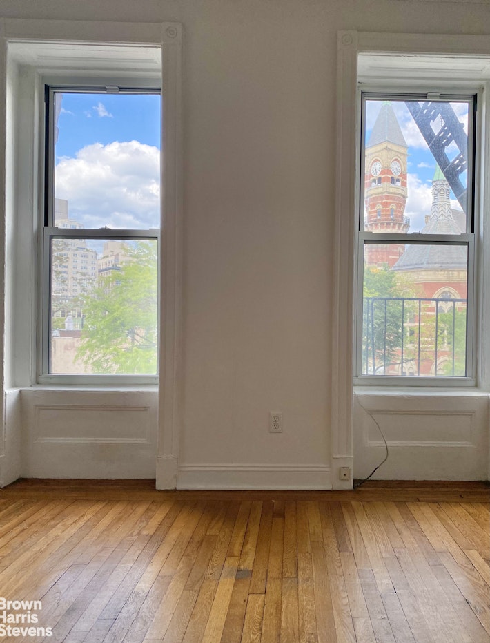 Photo 1 of 19 Greenwich Avenue 4A, West Village, NYC, $3,900, Web #: 23069584