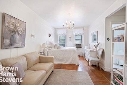 Property for Sale at 221 East 76th Street 2B, Upper East Side, NYC - Bathrooms: 1 
Rooms: 2  - $350,000