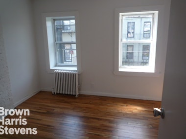 Rental Property at 412 East 9th Street 3, East Village, NYC - Bedrooms: 2 
Bathrooms: 1 
Rooms: 4  - $3,950 MO.