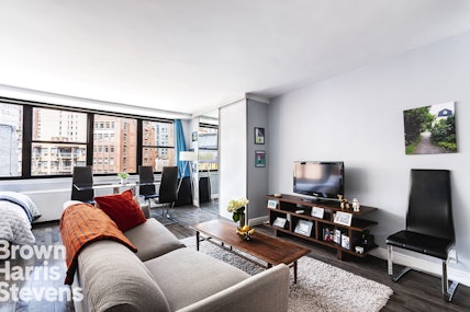 Rental Property at 225 East 36th Street 7P, Midtown East, NYC - Bathrooms: 1 
Rooms: 2.5 - $3,400 MO.