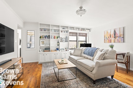Rental Property at 140 Seventh Avenue 6P, Chelsea, NYC - Bedrooms: 1 
Bathrooms: 1 
Rooms: 3  - $5,450 MO.