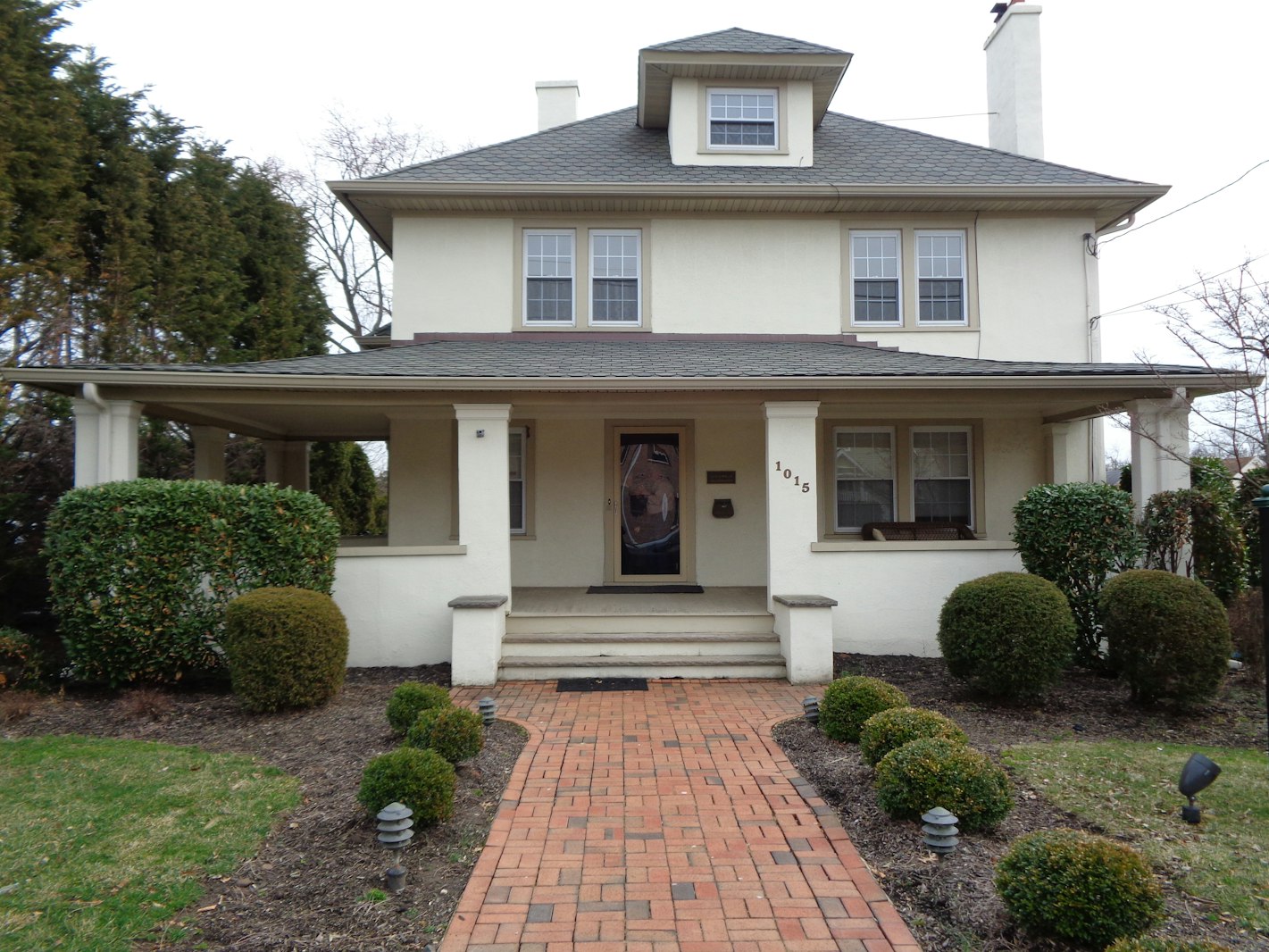 Photo 1 of 1015 Broad St 2, Bloomfield, New Jersey, $2,700, Web #: 23085943