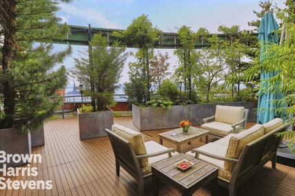 377 Rector Place Phb, Battery Park City, NYC - 5 Bedrooms  
3.5 Bathrooms  
9 Rooms - 